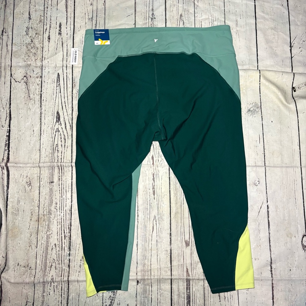 High-Waisted PowerSoft Color-Block Compression Leggings - Picture 6 of 7